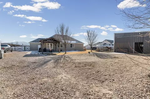 Exterior - 1587 E Smithfield Dr, Eagle Mountain, UT 84005 photo 4 of 21