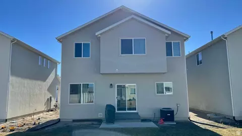 Exterior - 1131 E Deborah St, Eagle Mountain, UT 84005 photo 5 of 6