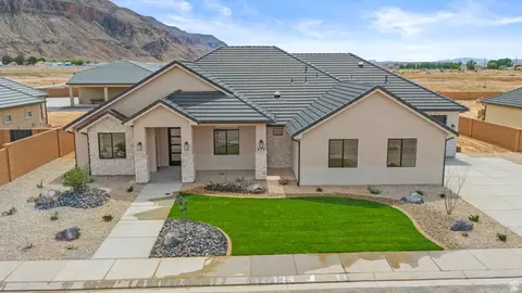 977 W 1920 S, Hurricane, UT 84737