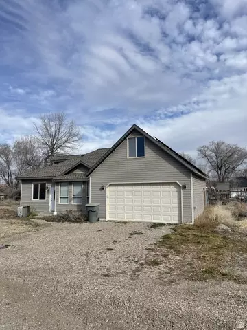 315 S Clark St, Green River, UT 84525