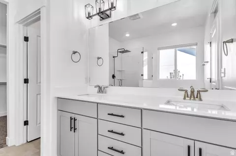 Bath - 674 S Meade St, Mapleton, UT 84664 photo 1 of 6