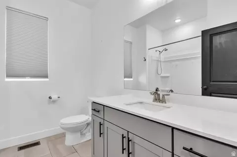 Bath - 674 S Meade St, Mapleton, UT 84664 photo 5 of 6
