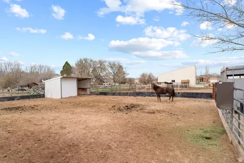 Exterior - 366 S 200 E, Mona, UT 84645 photo 6 of 10