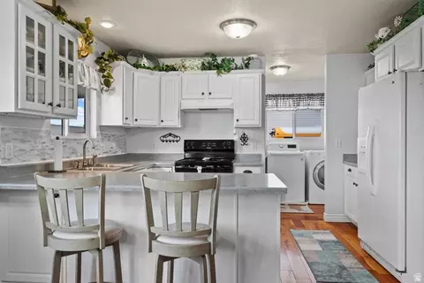 Kitchen - 366 S 200 E, Mona, UT 84645 photo 1 of 4