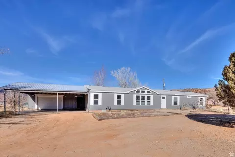 55 E Mount Peale Dr, Moab, UT 84532