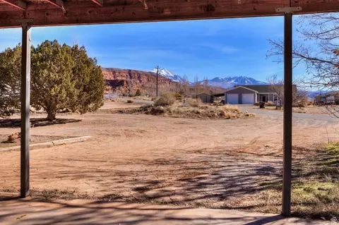 Exterior - 55 E Mount Peale Dr, Moab, UT 84532 photo 8 of 8