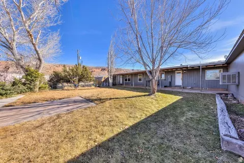 Exterior - 55 E Mount Peale Dr, Moab, UT 84532 photo 4 of 8