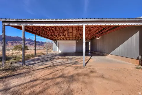 Exterior - 55 E Mount Peale Dr, Moab, UT 84532 photo 6 of 8