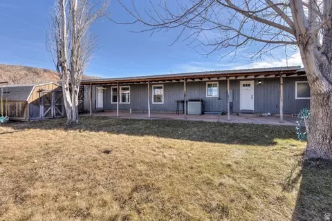 Exterior - 55 E Mount Peale Dr, Moab, UT 84532 photo 5 of 8