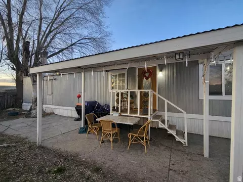8812 S Stratford Cir, Sandy, UT 84070 photo 3