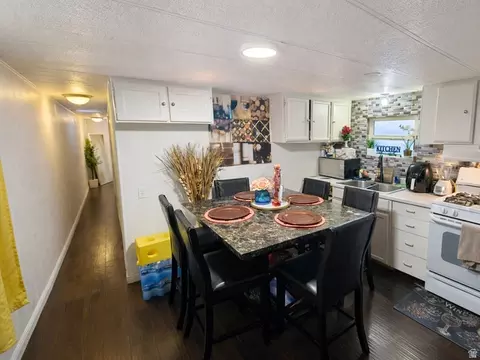 8812 S Stratford Cir, Sandy, UT 84070 photo 6