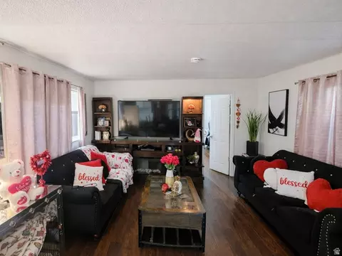 8812 S Stratford Cir, Sandy, UT 84070 photo 7