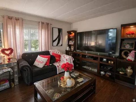 8812 S Stratford Cir, Sandy, UT 84070 photo 8