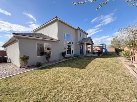 Exterior - 429 E Treasure Rd, Washington, UT 84780 photo 4 of 7