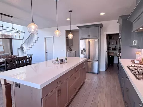 Kitchen - 429 E Treasure Rd, Washington, UT 84780 photo 2 of 3