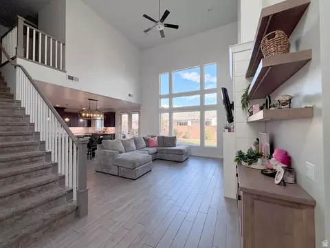 Living - 429 E Treasure Rd, Washington, UT 84780 photo 1 of 4