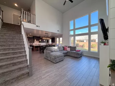 Living - 429 E Treasure Rd, Washington, UT 84780 photo 4 of 4