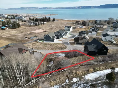 697 N Lochwood Dr #90, Garden City, UT 84028