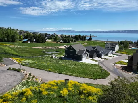 697 N Lochwood Dr #90, Garden City, UT 84028