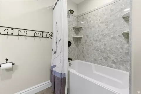Bath - 17500 N 4250 E, Moroni, UT 84646 photo 4 of 5