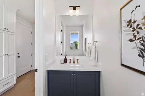 Bath - 1547 N 275 W #5, Orem, UT 84057 photo 1 of 9