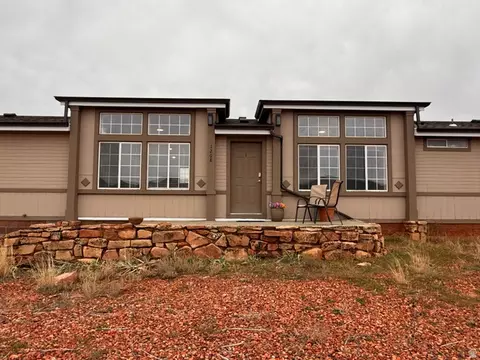 1208 S Hamblin Dr W, Kanab, UT 84741