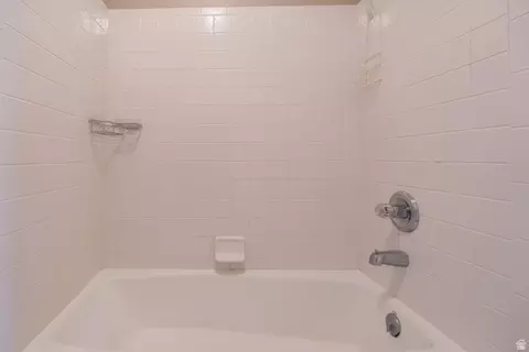 Bath - 648 W Hale Ave, Moab, UT 84532 photo 3 of 5