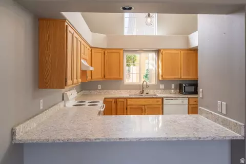 Kitchen - 648 W Hale Ave, Moab, UT 84532 photo 3 of 6
