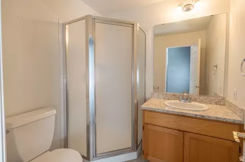 Bath - 648 W Hale Ave, Moab, UT 84532 photo 5 of 5
