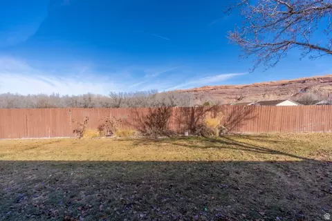 Exterior - 648 W Hale Ave, Moab, UT 84532 photo 5 of 11