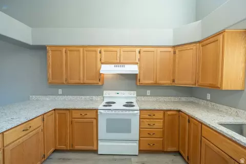 Kitchen - 648 W Hale Ave, Moab, UT 84532 photo 5 of 6