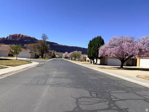 View/Area - 648 W Hale Ave, Moab, UT 84532 photo 3 of 3