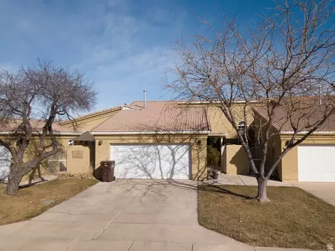 Exterior - 648 W Hale Ave, Moab, UT 84532 photo 10 of 11