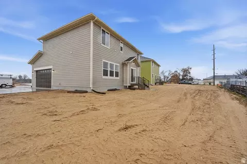 Exterior - 5781 S Tripp Ln, Murray, UT 84123 photo 8 of 8