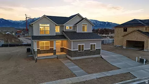 Exterior - 5781 S Tripp Ln, Murray, UT 84123 photo 7 of 8