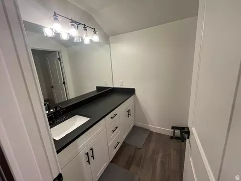 Bath - 3473 N Delta St, Eagle Mountain, UT 84005 photo 4 of 10