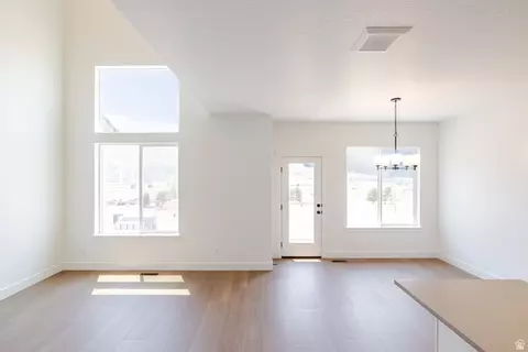 Living - 5224 S Acacia Dr #809, Mapleton, UT 84664 photo 1 of 2