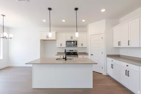 Kitchen - 5224 S Acacia Dr #809, Mapleton, UT 84664 photo 4 of 4