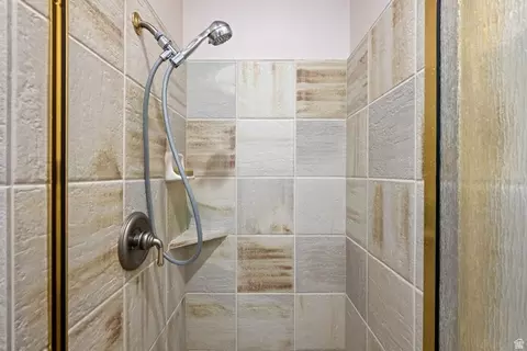 Bath - 779 S Silver Rd, Leeds, UT 84746 photo 9 of 10
