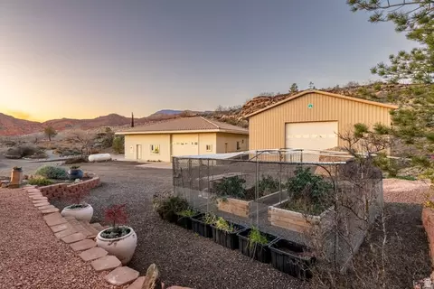 Exterior - 779 S Silver Rd, Leeds, UT 84746 photo 7 of 15