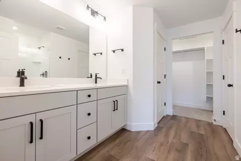 Bath - 5214 S Acacia Dr #811, Mapleton, UT 84664 photo 1 of 2
