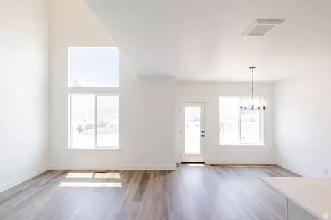 Living - 5214 S Acacia Dr #811, Mapleton, UT 84664 photo 1 of 1