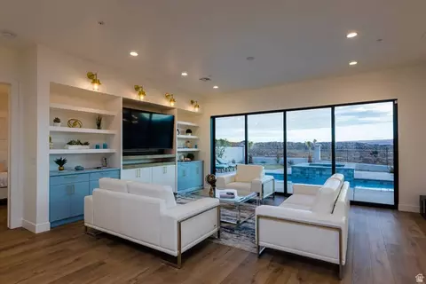 Living - 2166 N Double Eagle Ln, Washington, UT 84780 photo 1 of 3