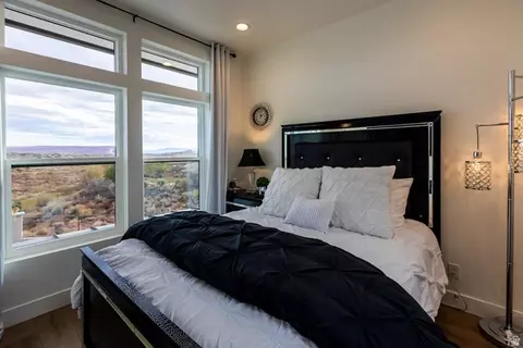 Bedroom - 2166 N Double Eagle Ln, Washington, UT 84780 photo 5 of 11