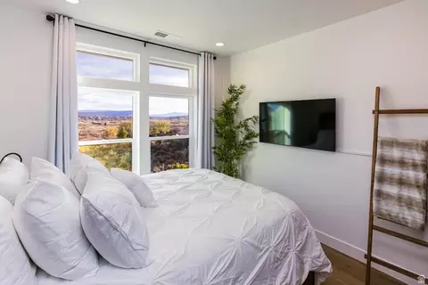 Bedroom - 2166 N Double Eagle Ln, Washington, UT 84780 photo 10 of 11