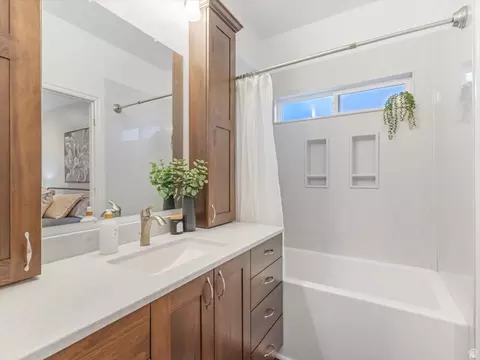 Bath - 471 E 700 N, Orem, UT 84097 photo 3 of 3