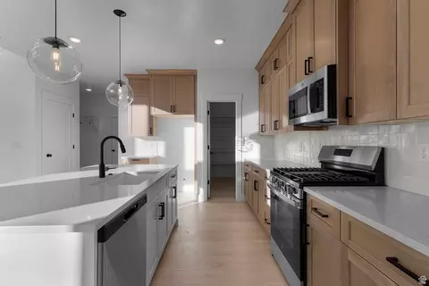 Kitchen - 150 E 650 S #108, Hyde Park, UT 84318 photo 2 of 2