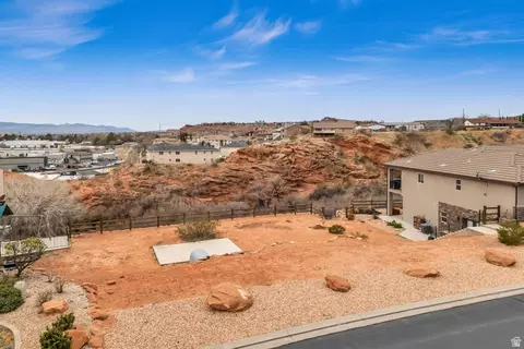 433 N Creek Ridge Dr #206, Washington, UT 84780