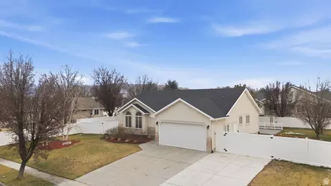 2127 W Silver Tree Cir S, Riverton, UT 84065