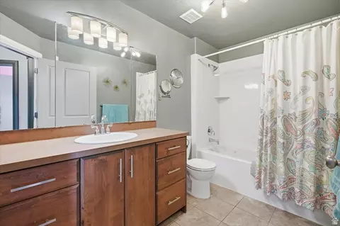 Bath - 74 E 800 S, Richmond, UT 84333 photo 2 of 4